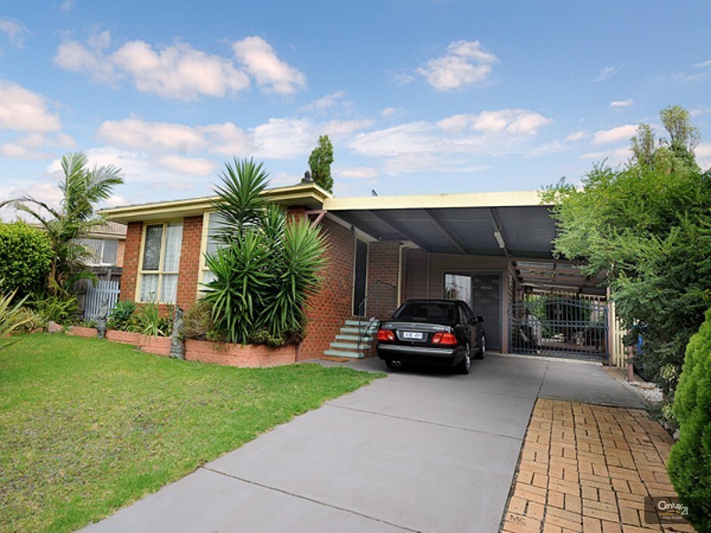 8 Mace Rise, Hallam VIC 3803
