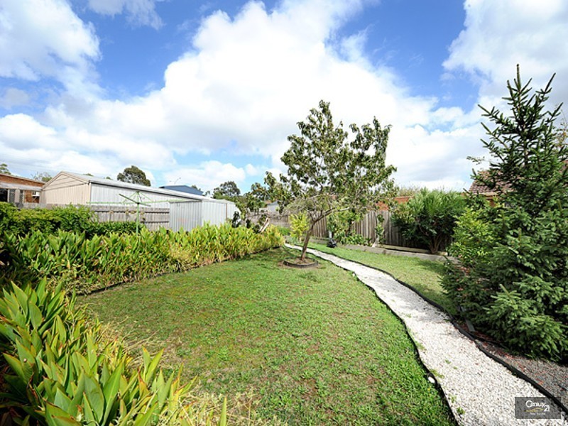 8 Mace Rise, Hallam VIC 3803