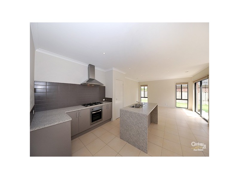 33 Premier Drive, Berwick VIC 3806