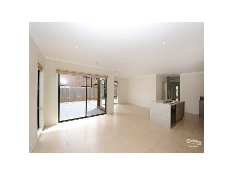 33 Premier Drive, Berwick VIC 3806