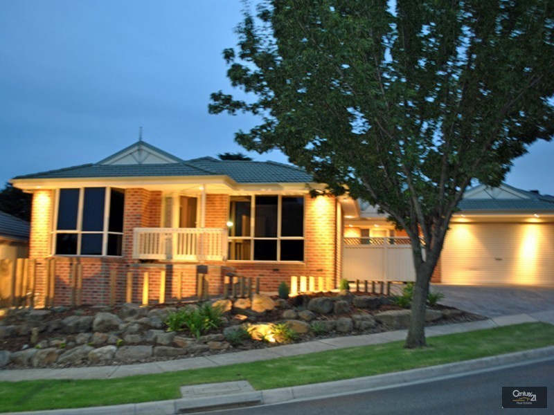 55 The Boulevard, Narre Warren South VIC 3805