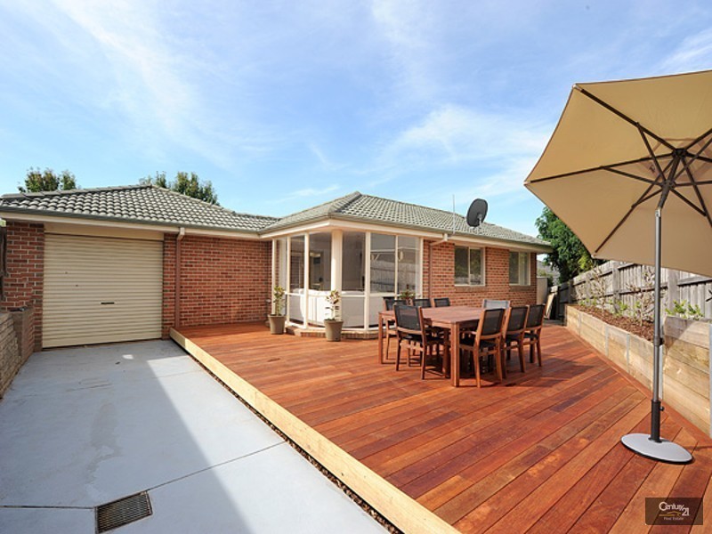 55 The Boulevard, Narre Warren South VIC 3805