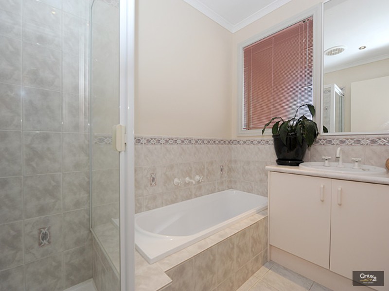 55 The Boulevard, Narre Warren South VIC 3805