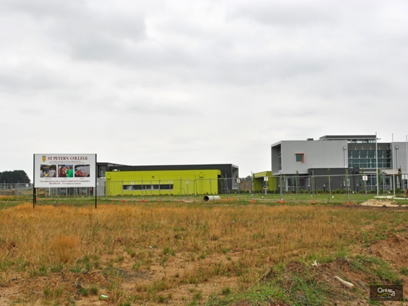 626 MacKillop Way, Clyde North VIC 3978