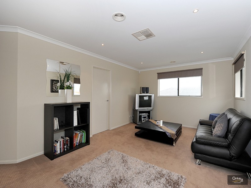 14 Saltbush Avenue, Lyndhurst VIC 3975