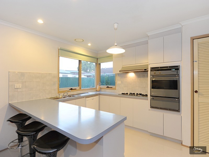 15 Fleetwood Drive, Narre Warren VIC 3805