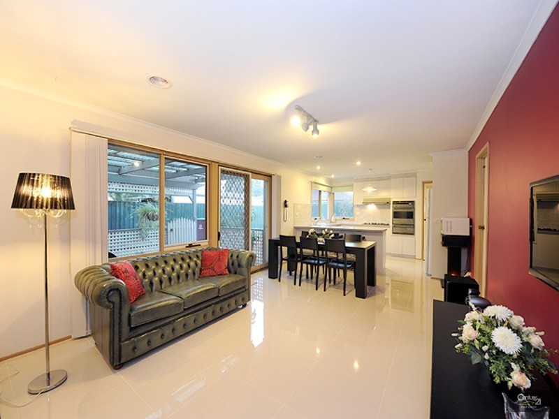 15 Fleetwood Drive, Narre Warren VIC 3805