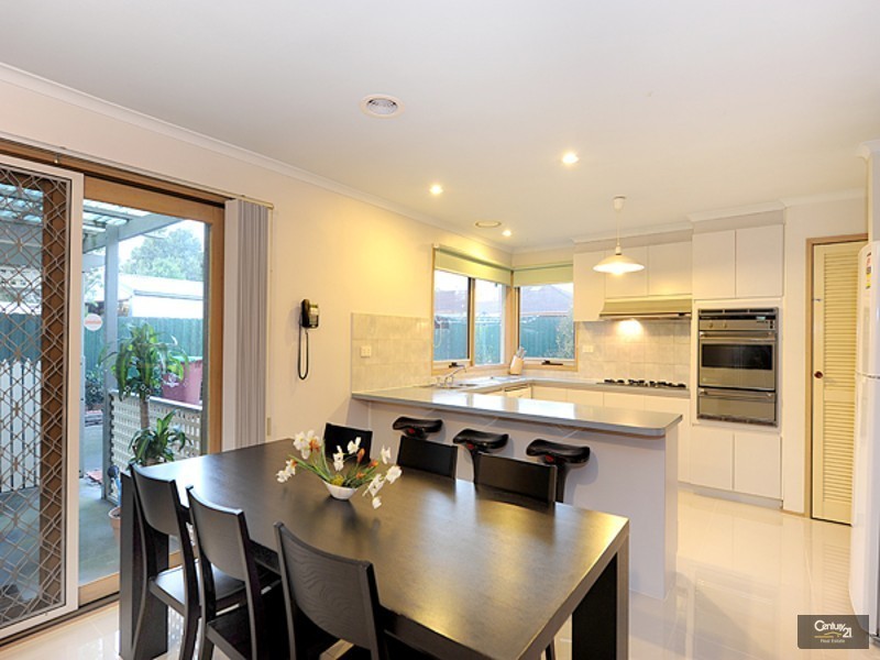 15 Fleetwood Drive, Narre Warren VIC 3805