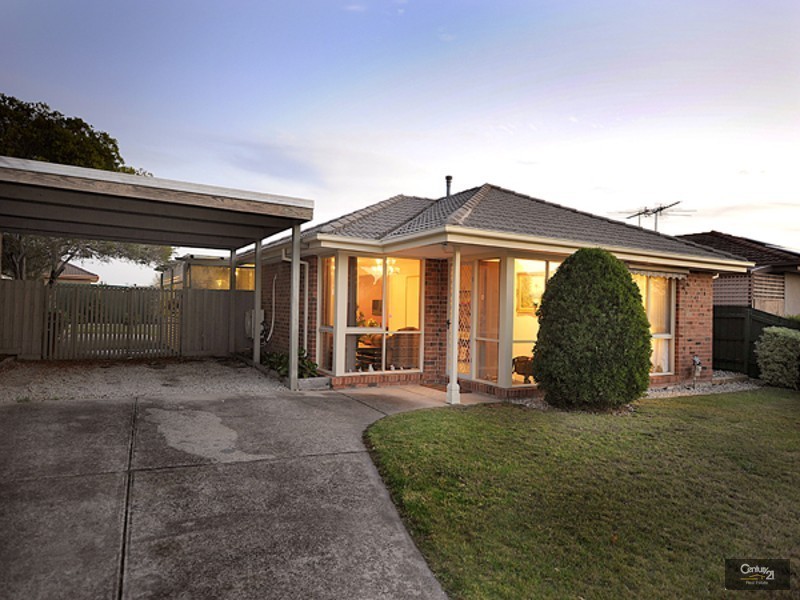 15 Fleetwood Drive, Narre Warren VIC 3805