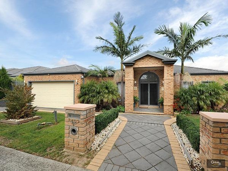 12 McCubbin Way, Berwick VIC 3806