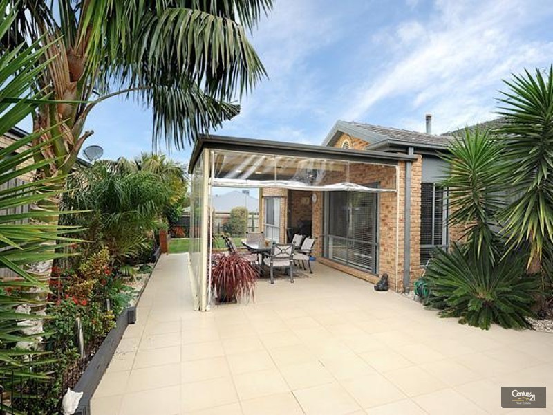 12 McCubbin Way, Berwick VIC 3806