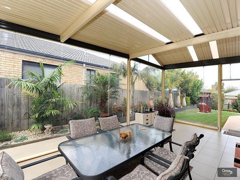 12 McCubbin Way, Berwick VIC 3806