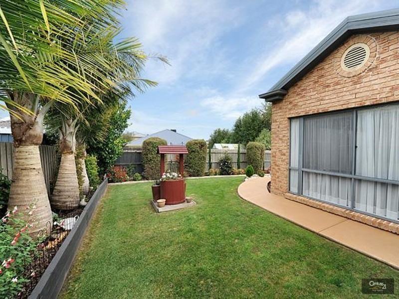12 McCubbin Way, Berwick VIC 3806