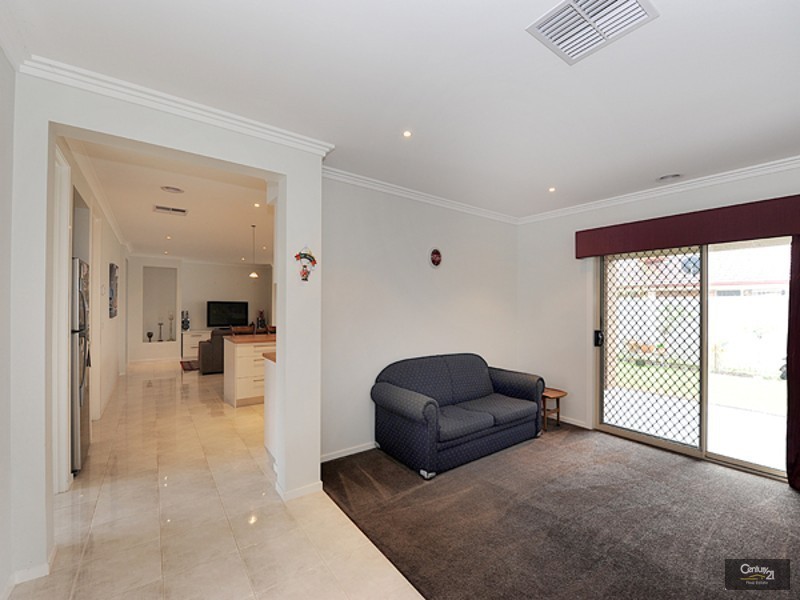 23 Bundoran Avenue, Cranbourne VIC 3977