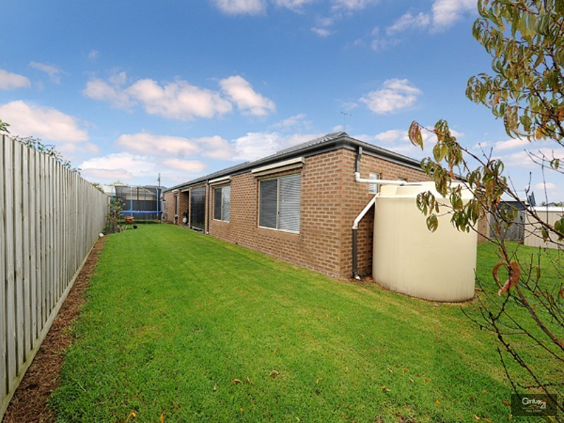 23 Bundoran Avenue, Cranbourne VIC 3977