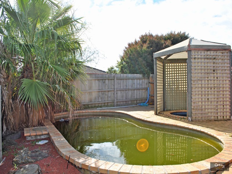 30 Lighthorse Crescent, Narre Warren South VIC 3805