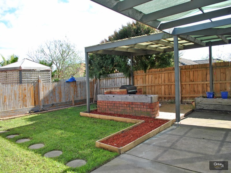 30 Lighthorse Crescent, Narre Warren South VIC 3805