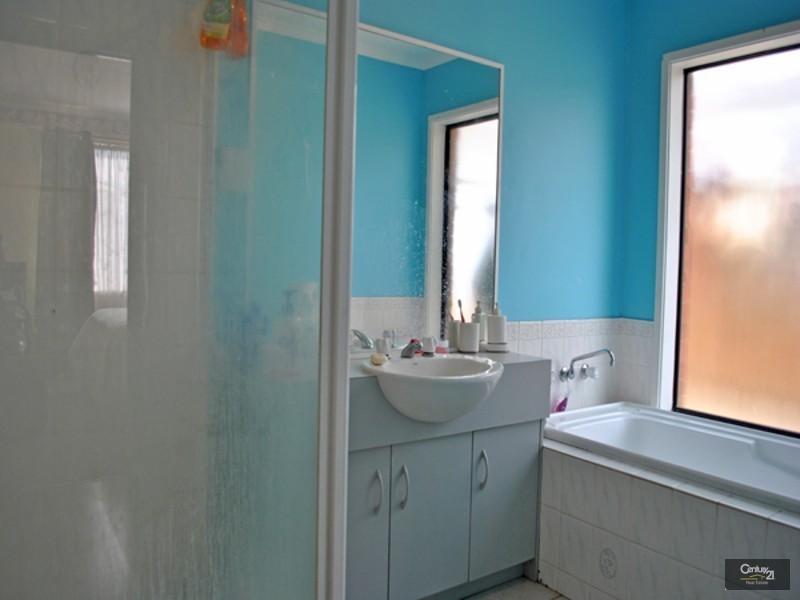 30 Lighthorse Crescent, Narre Warren South VIC 3805