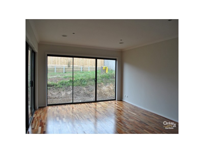 26 Bushlark Street, Berwick VIC 3806