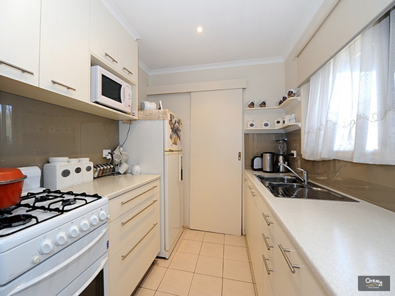 2 Warren Close, Narre Warren VIC 3805