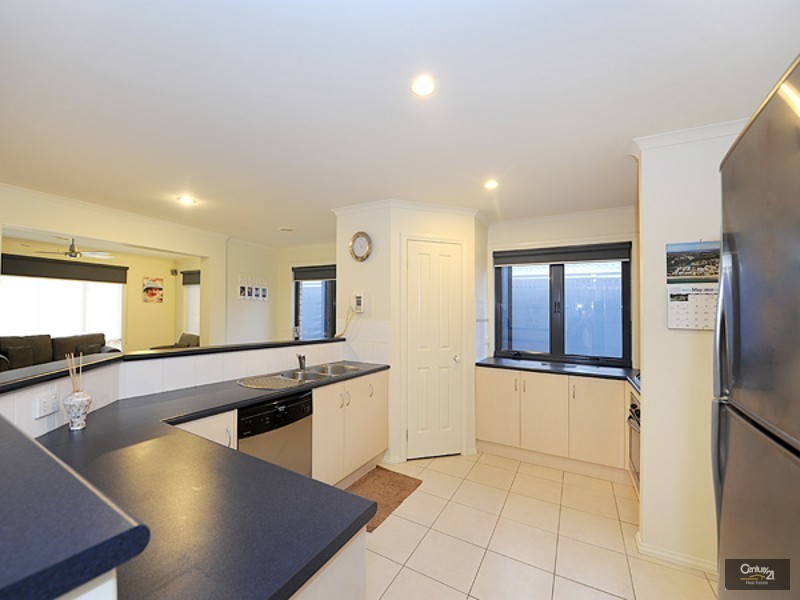 8 Alberta Way, Berwick VIC 3806