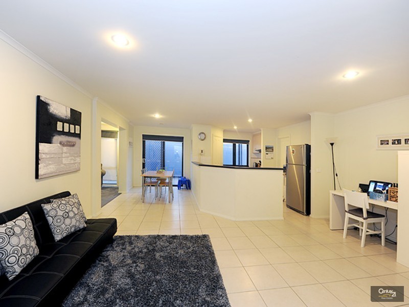 8 Alberta Way, Berwick VIC 3806