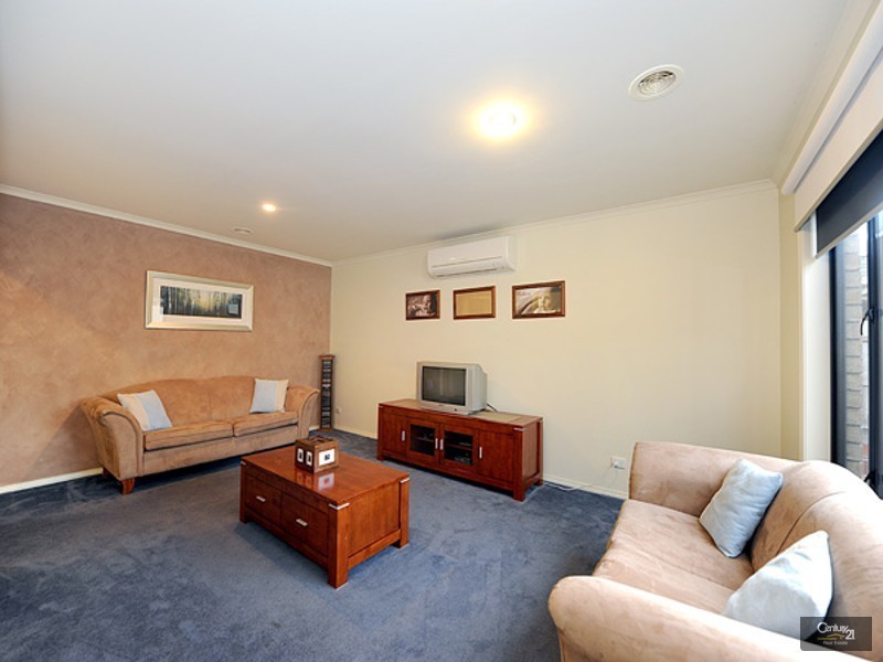 8 Alberta Way, Berwick VIC 3806