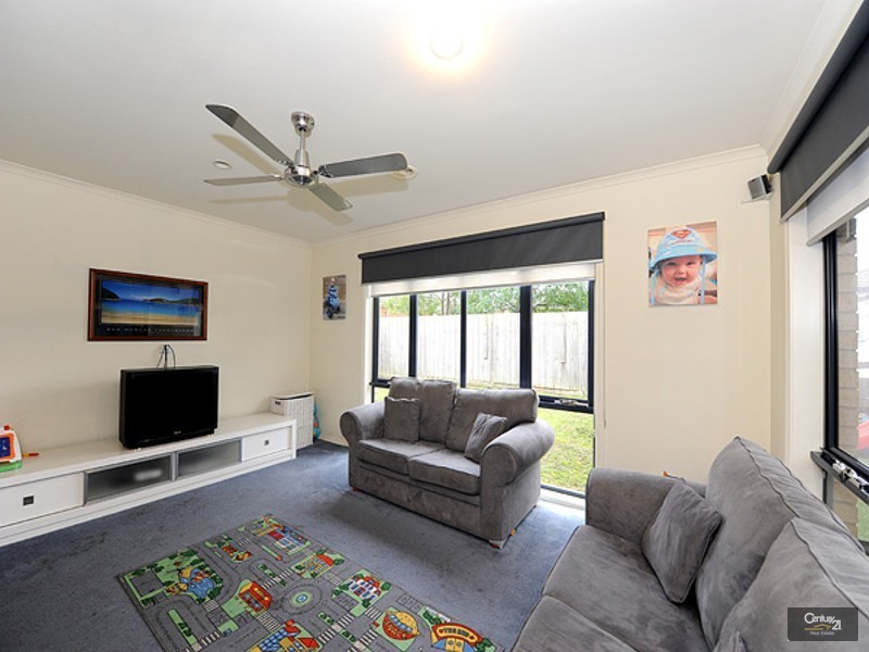 8 Alberta Way, Berwick VIC 3806