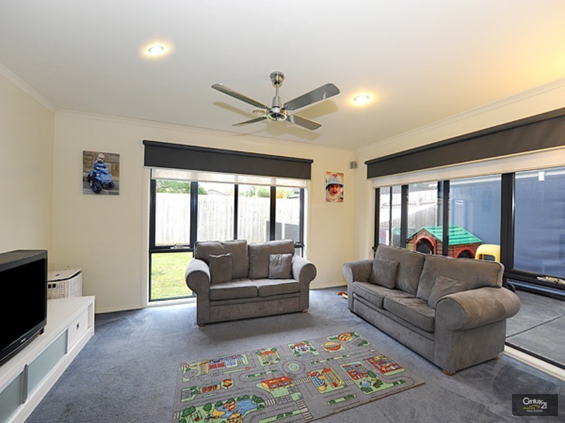 8 Alberta Way, Berwick VIC 3806