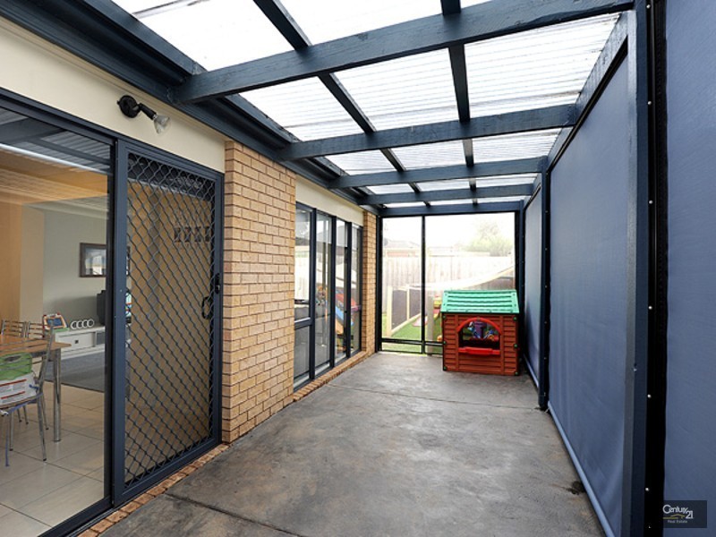 8 Alberta Way, Berwick VIC 3806