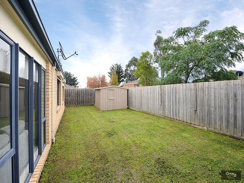 8 Alberta Way, Berwick VIC 3806