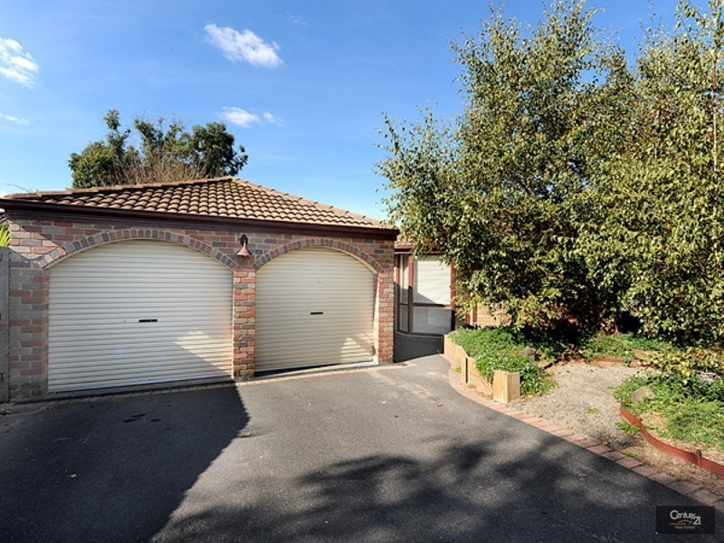 2 Cliveden Close, Narre Warren South VIC 3805