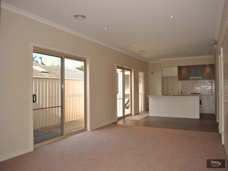 1/9 Slingsby Avenue,, Beaconsfield VIC 3807