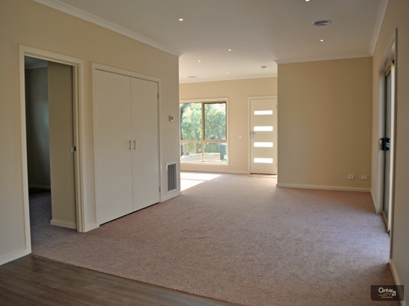 1/9 Slingsby Avenue,, Beaconsfield VIC 3807