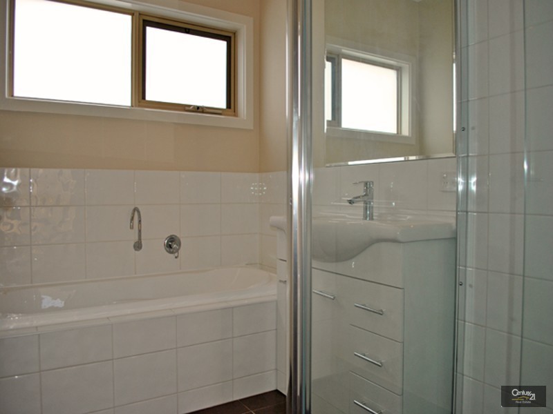 1/9 Slingsby Avenue,, Beaconsfield VIC 3807