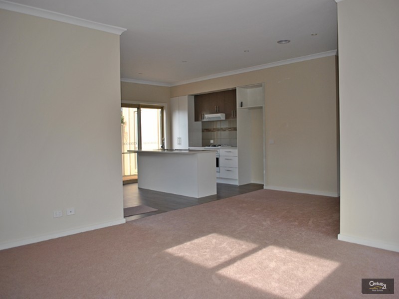 2/9 Slingsby Avenue,, Beaconsfield VIC 3807