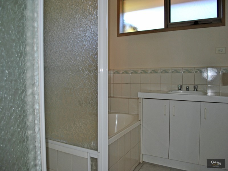 2 Harwood Court, Berwick VIC 3806