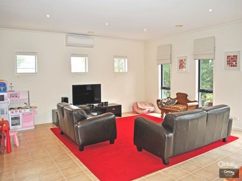 11 Greenhaven Terrace, Berwick VIC 3806