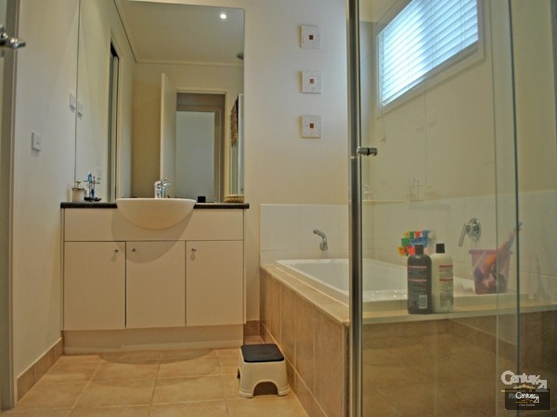 11 Greenhaven Terrace, Berwick VIC 3806