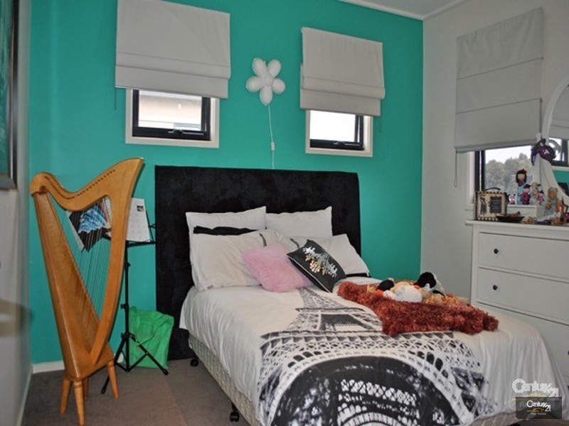 11 Greenhaven Terrace, Berwick VIC 3806