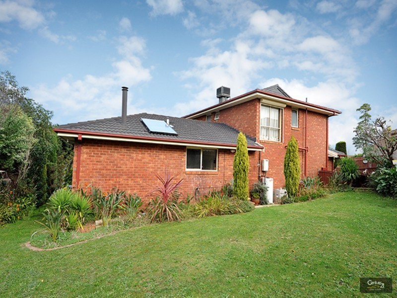 6 Heard Close, Berwick VIC 3806