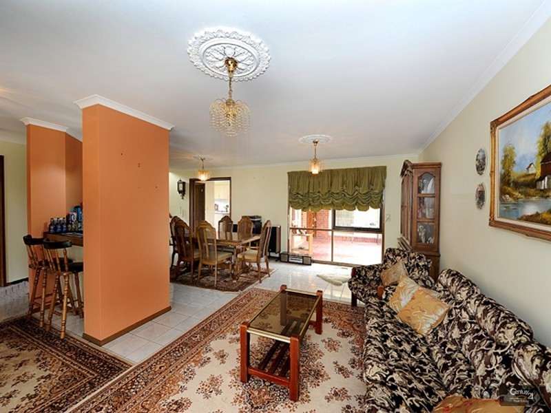 6 Heard Close, Berwick VIC 3806