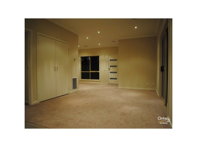 1/9 Slingsby Avenue, Beaconsfield VIC 3807