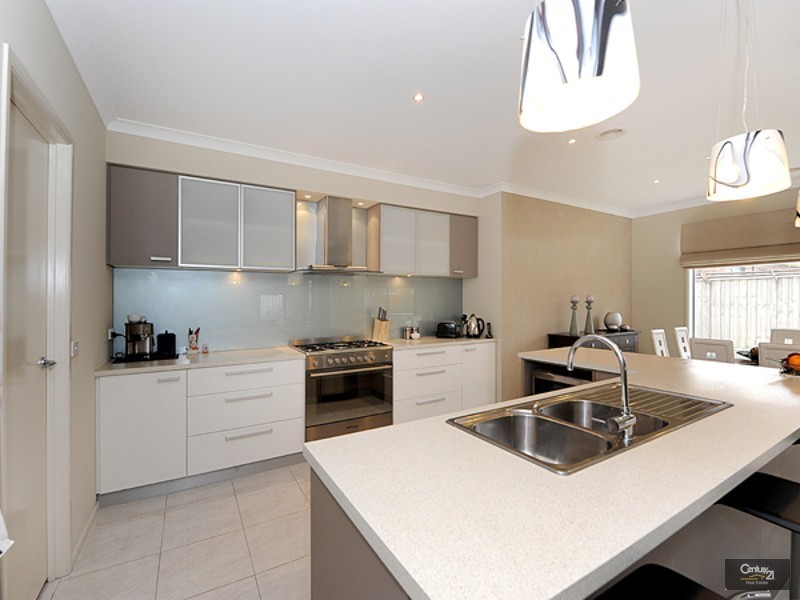 14 Saltbush Avenue, Lyndhurst VIC 3975