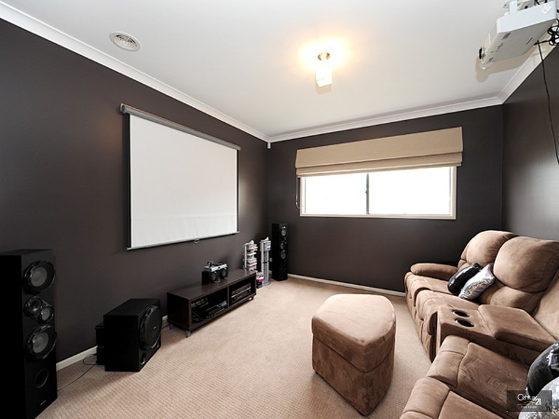 14 Saltbush Avenue, Lyndhurst VIC 3975