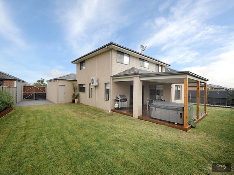 14 Saltbush Avenue, Lyndhurst VIC 3975