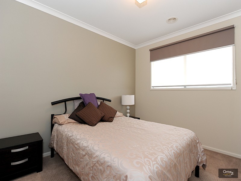 14 Saltbush Avenue, Lyndhurst VIC 3975