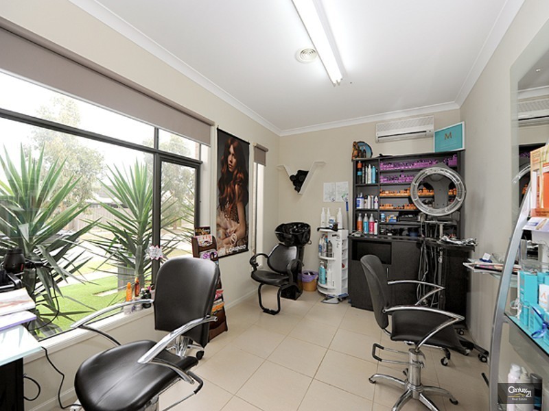 14 Saltbush Avenue, Lyndhurst VIC 3975