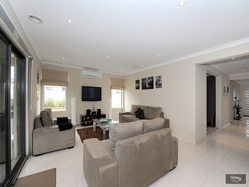 14 Saltbush Avenue, Lyndhurst VIC 3975