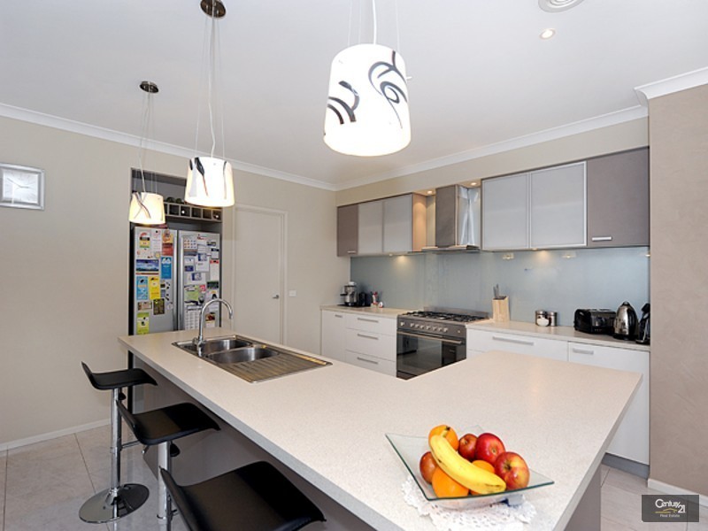 14 Saltbush Avenue, Lyndhurst VIC 3975